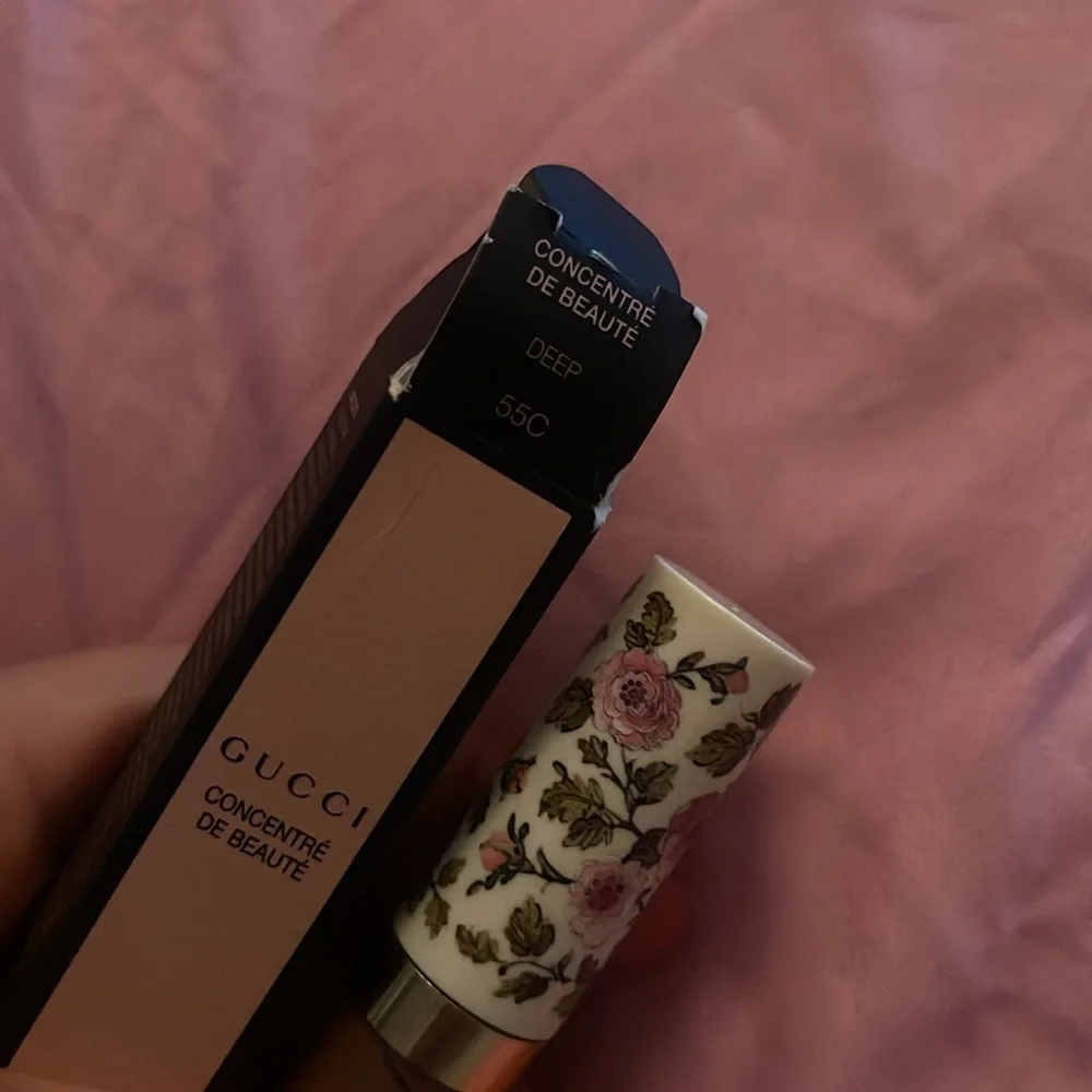 Gucci Concentré de Beauté Multi-Use Crease Proof and Hydrating Concealer